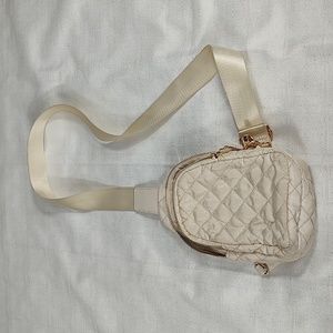 Beauty Stash Cream Off White Quilted Over the Shoulder Bag Purse Zippers